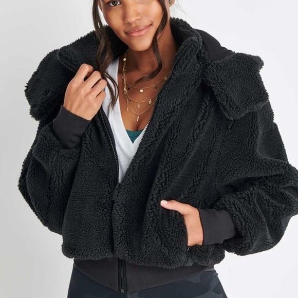 ALO Yoga Jackets & Blazers - ALO Yoga Fuzz Sherpa Oversized Jacket Black Crop Hooded Full Zip Cozy